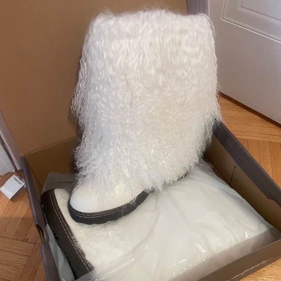 bearpaw boetis boots white - Picture 2 of 3